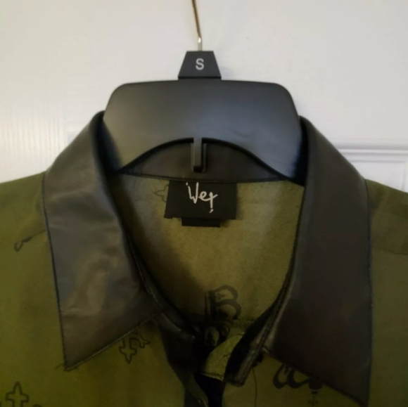 Women's blouse - Picture 3 of 5